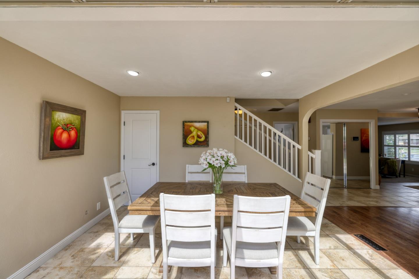 307 De La Vina Way
