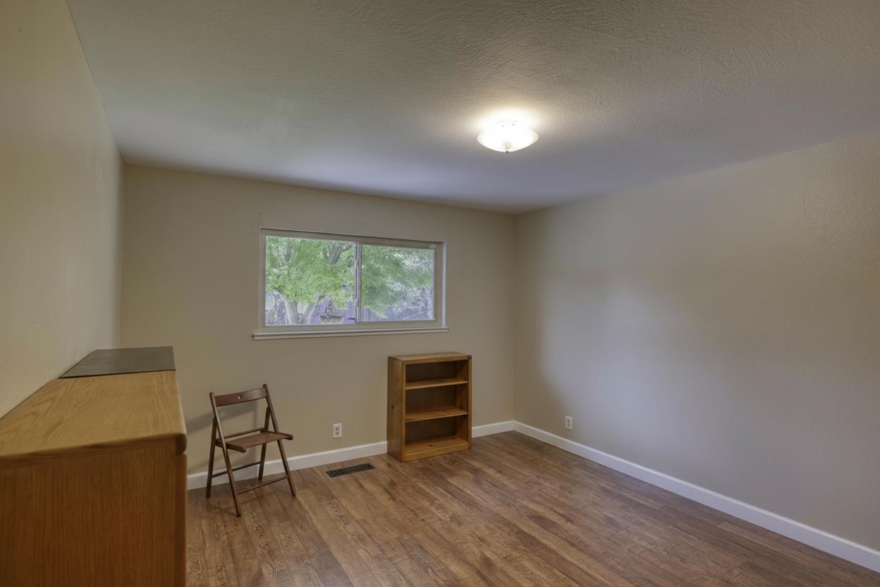 307 De La Vina Way