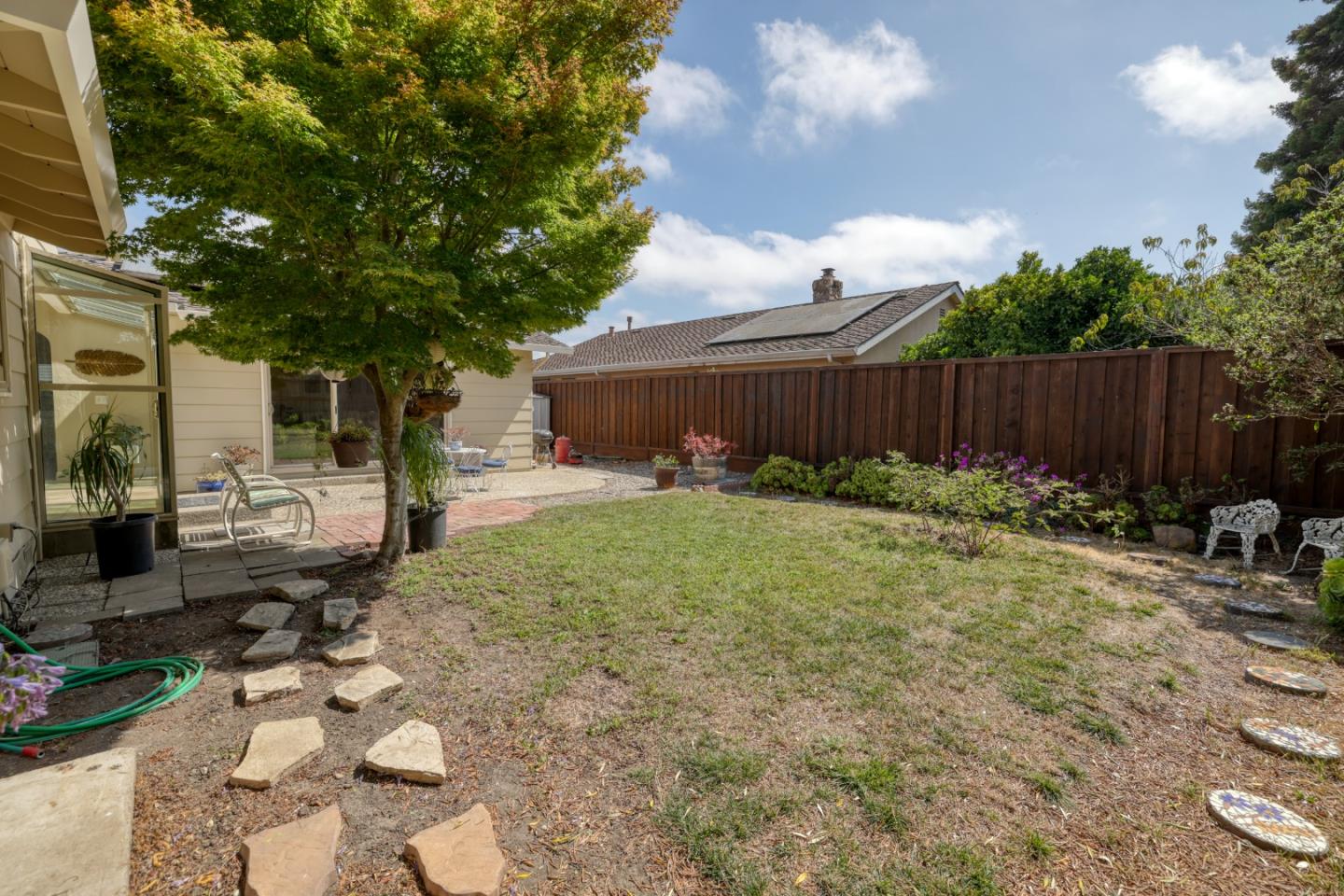 307 De La Vina Way