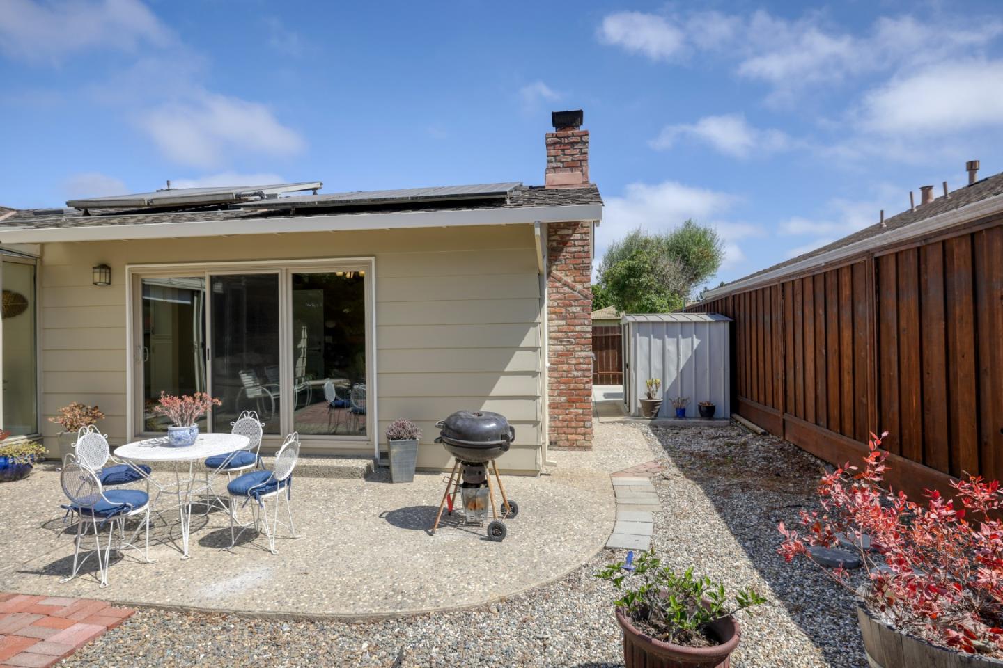 307 De La Vina Way