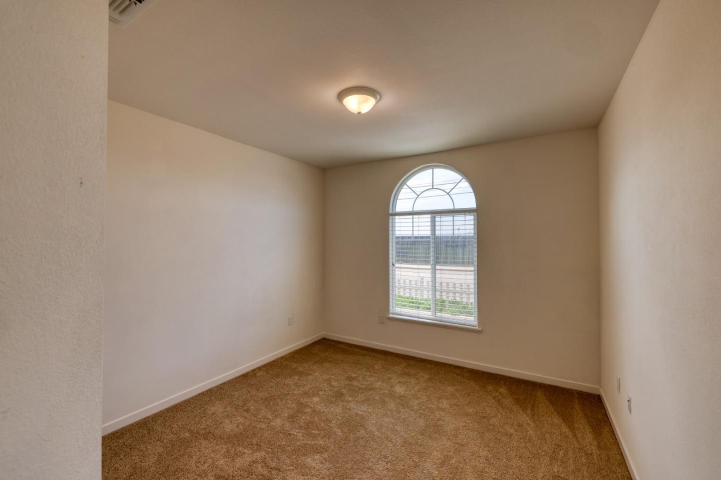 915 Rogge Road