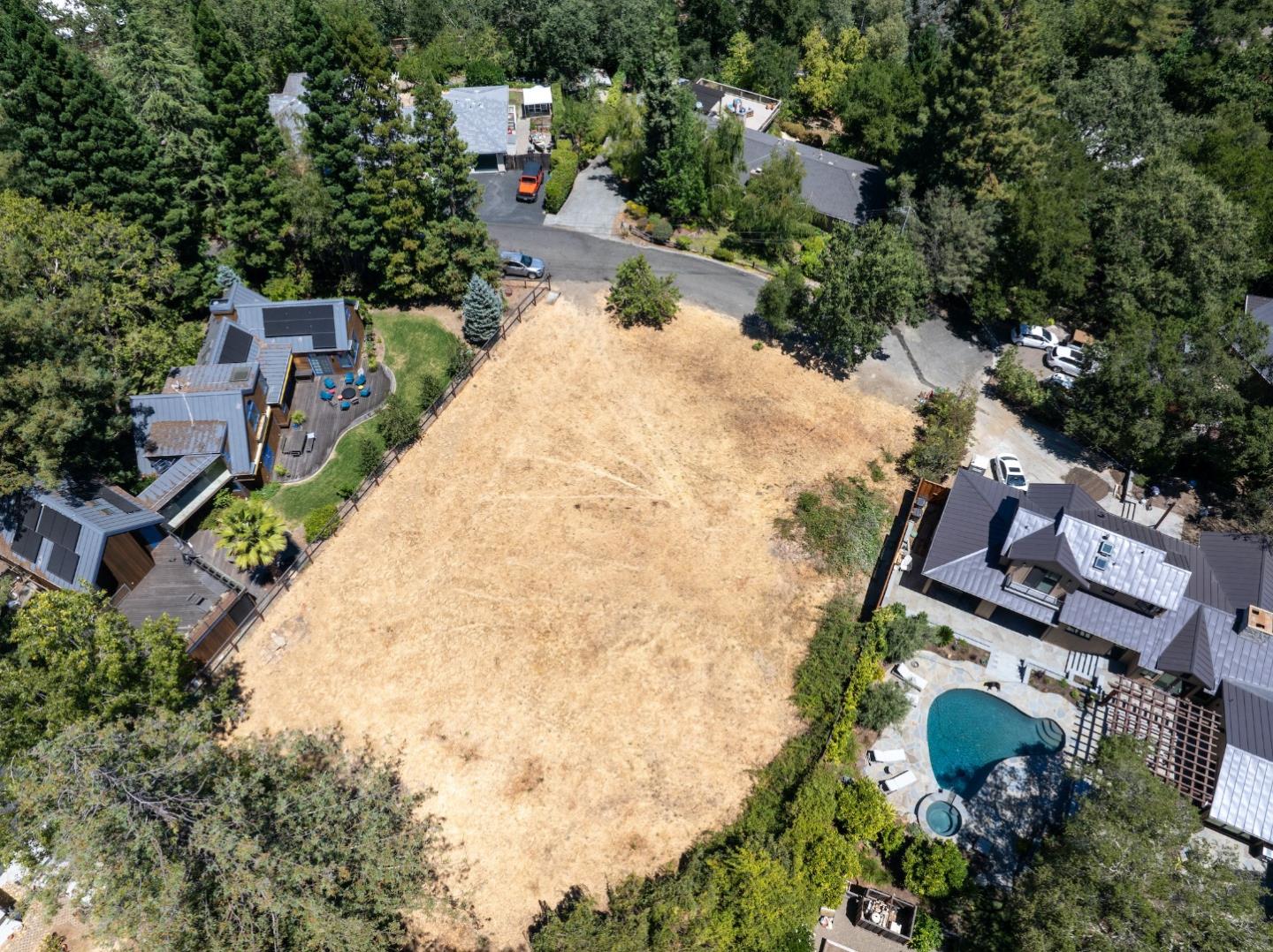 128 Toyon Court