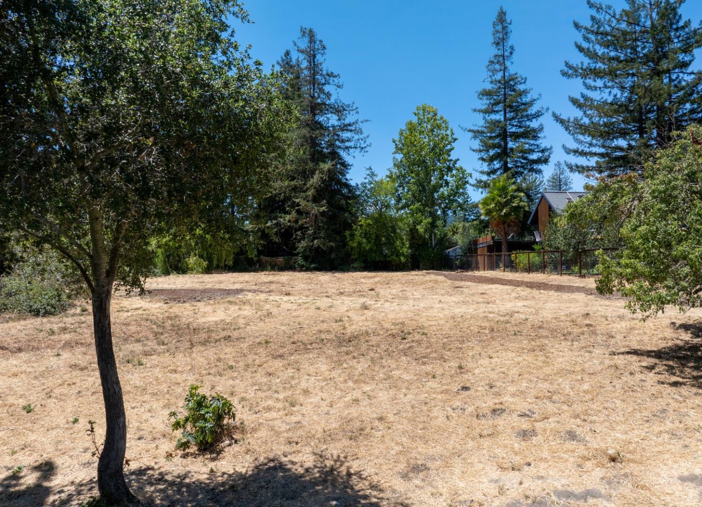 128 Toyon Court