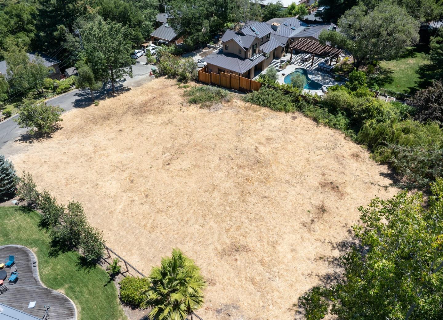 128 Toyon Court
