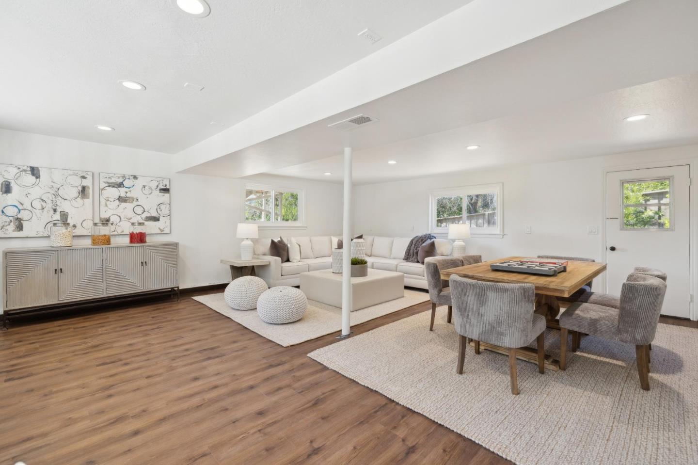 643 Woodside Way
