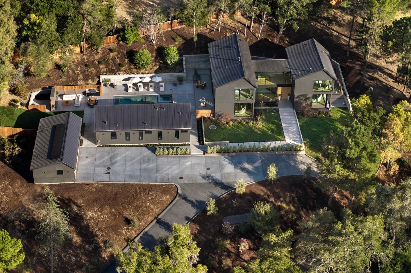 235 Harcross RD