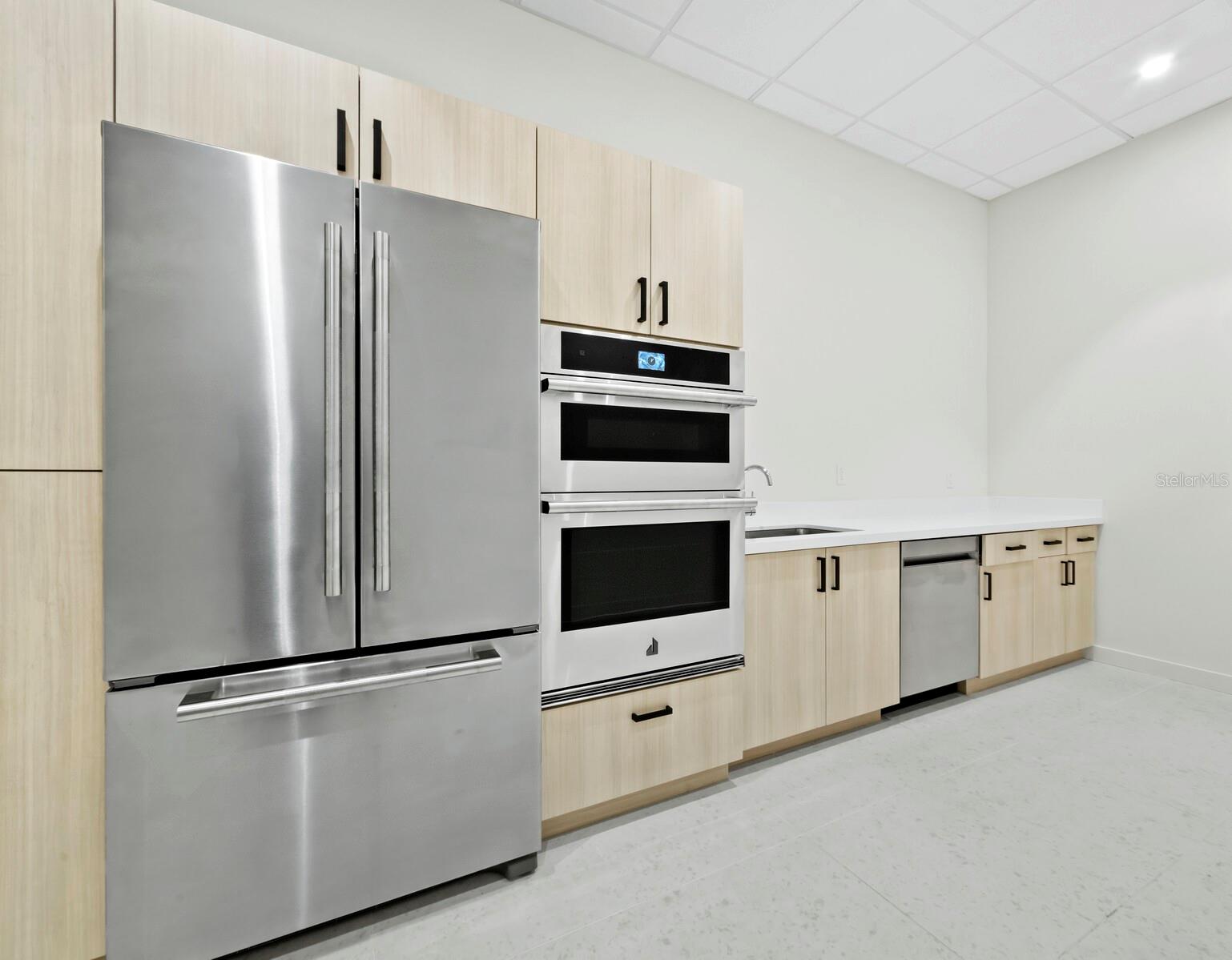 301 QUAY COMMONS #1901