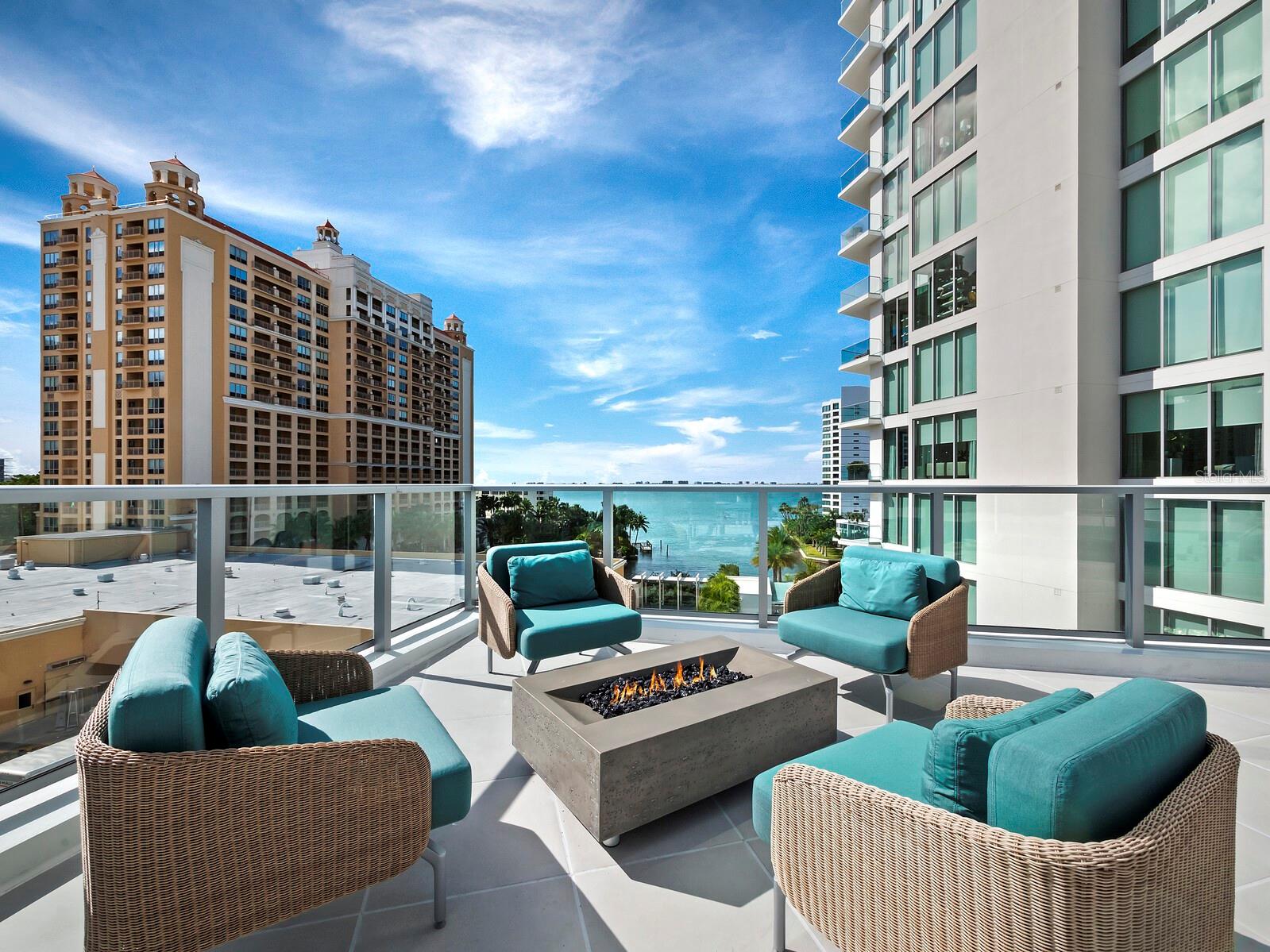 301 QUAY COMMONS #1901