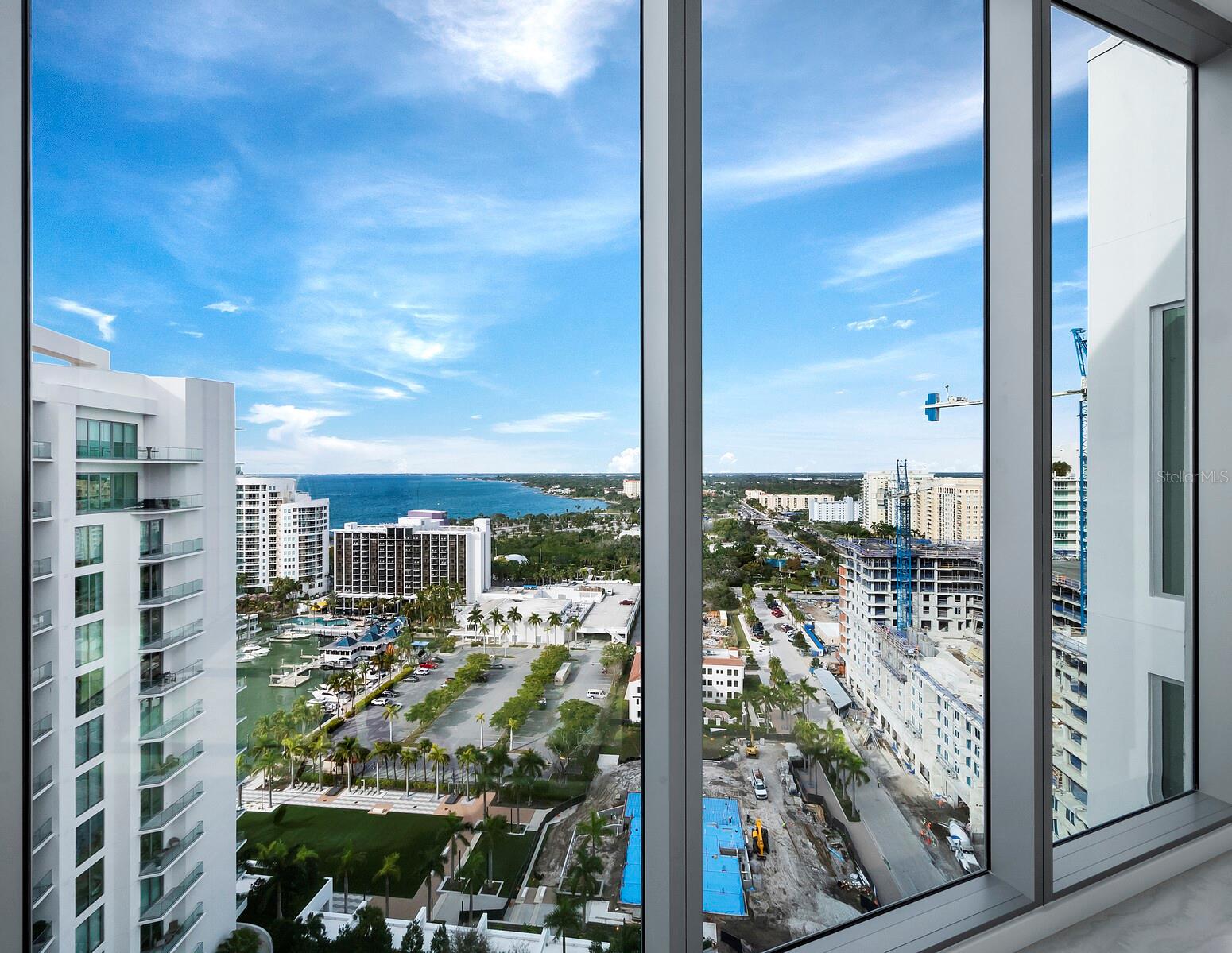 301 QUAY COMMONS #1901