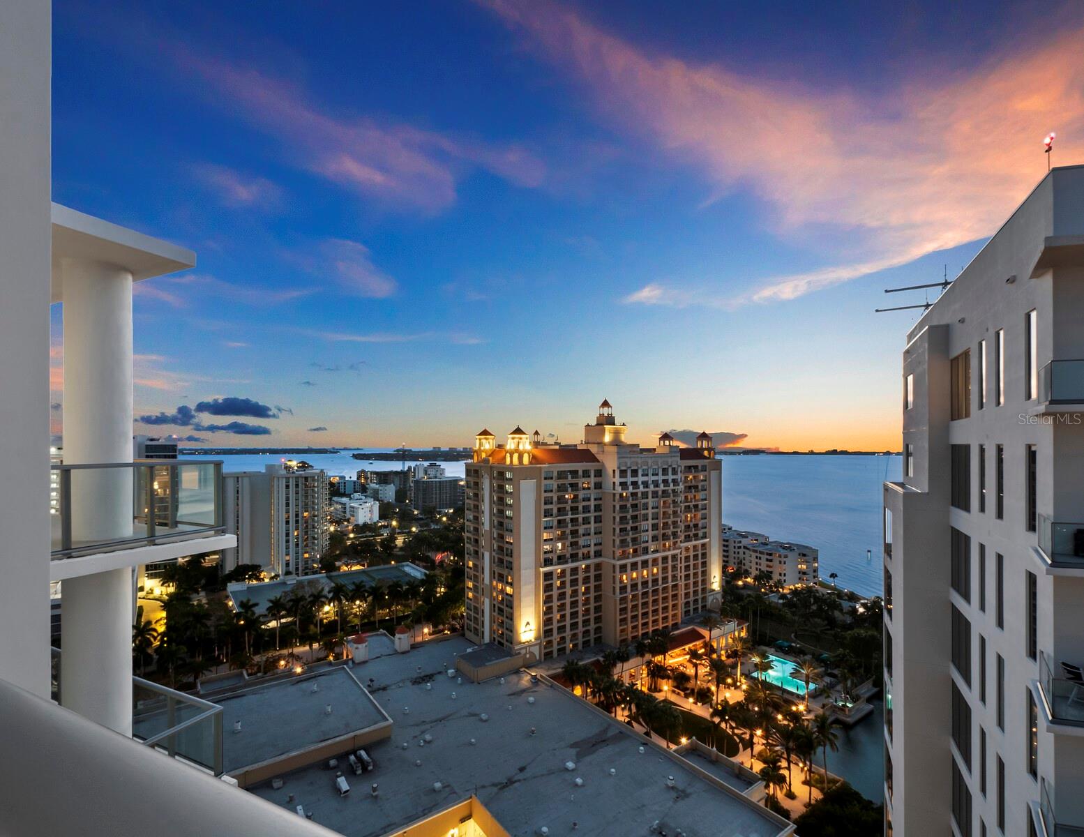 301 QUAY COMMONS #1901