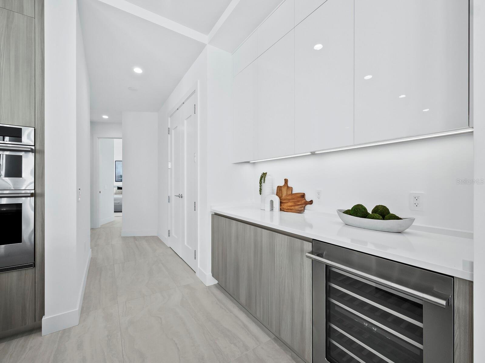 301 QUAY COMMONS #1901