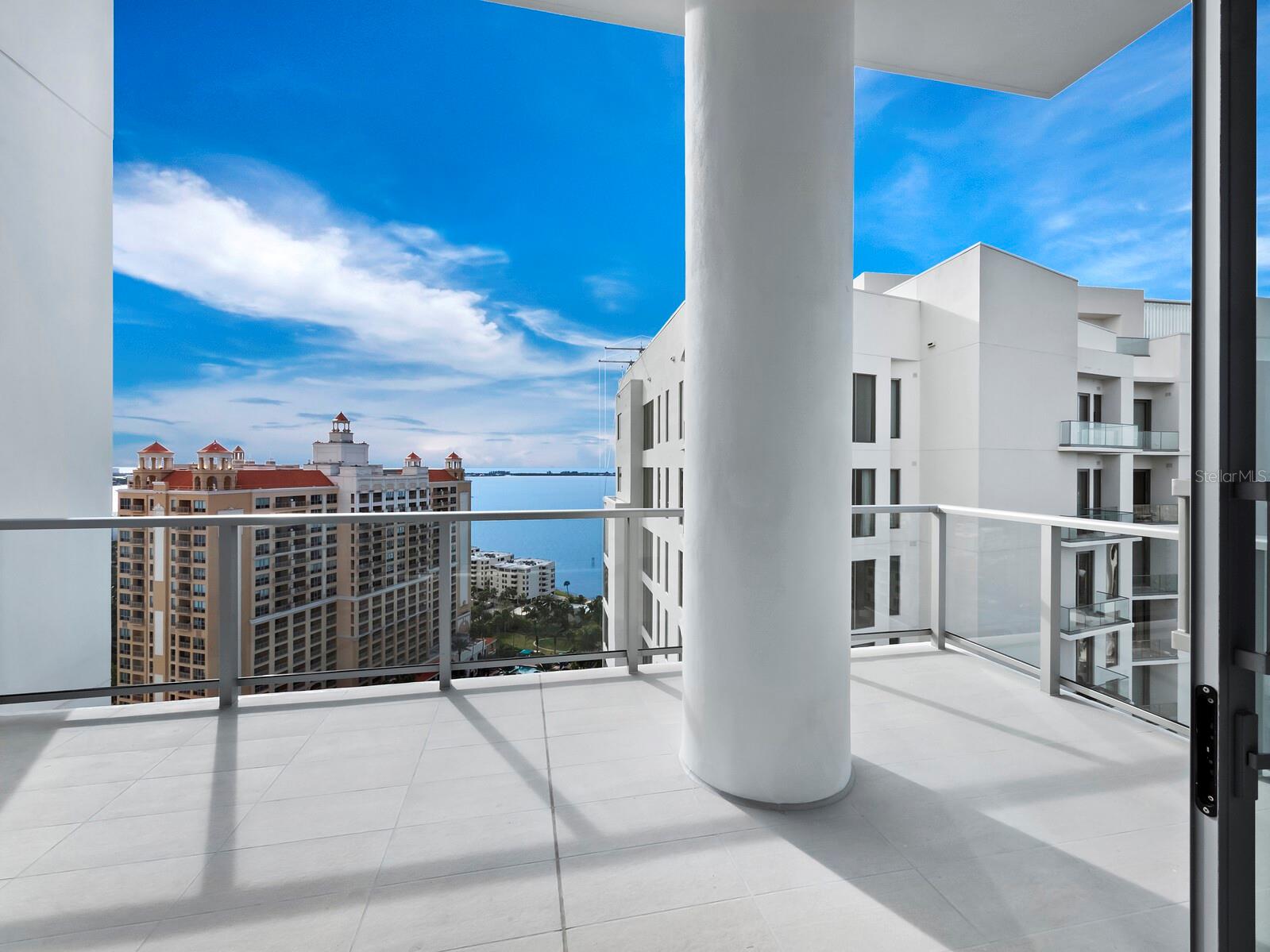 301 QUAY COMMONS #1901