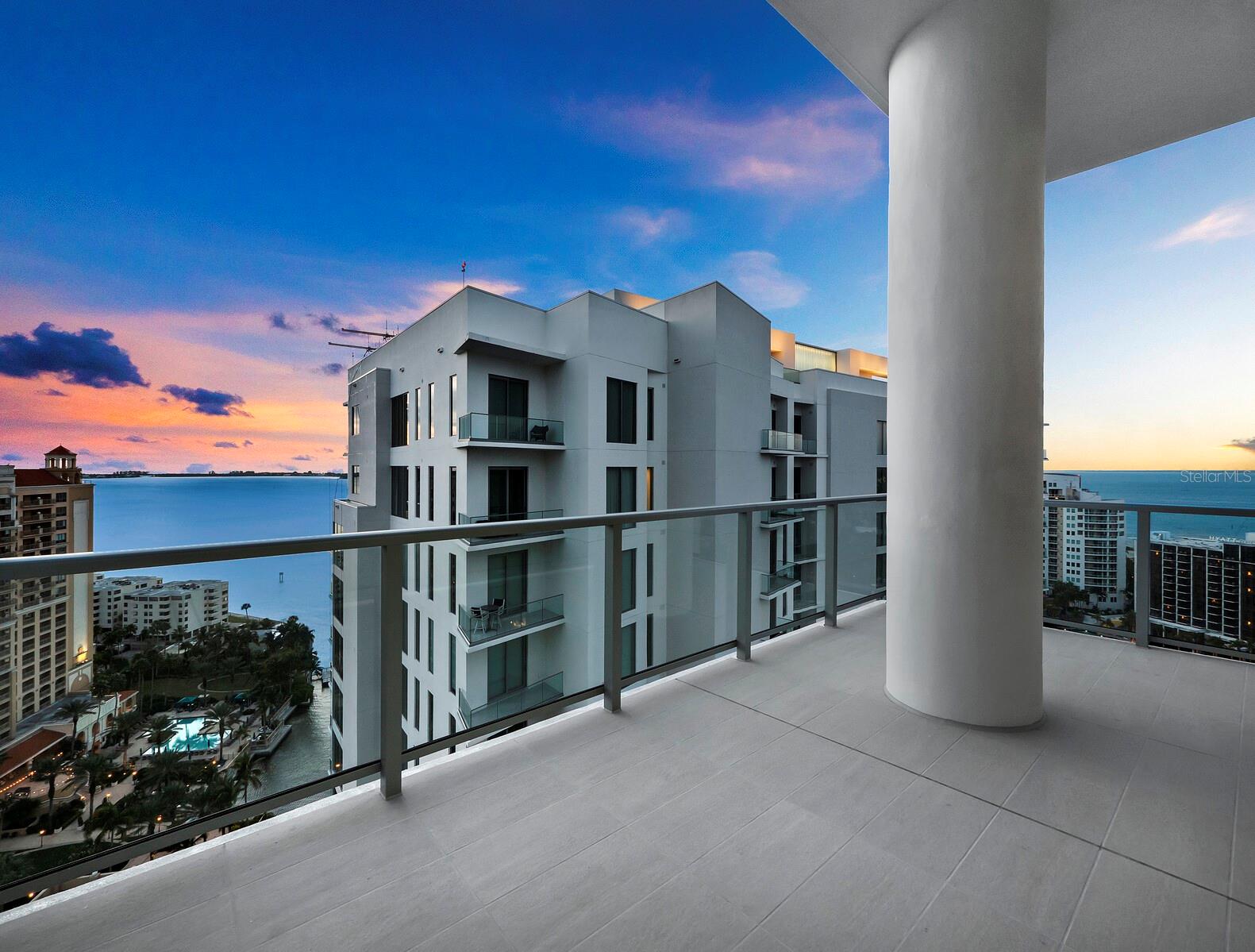 301 QUAY COMMONS #1901