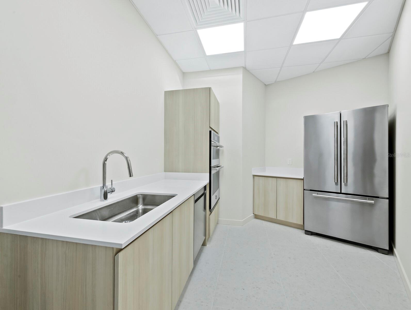 301 QUAY COMMONS #1901