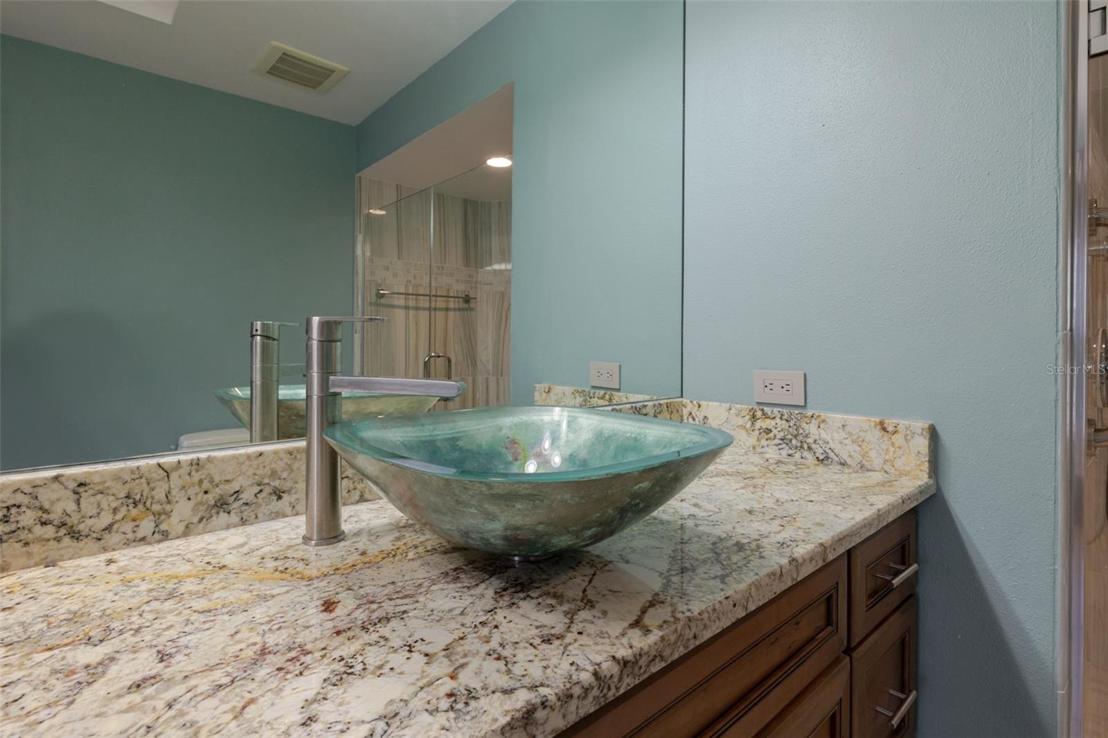 4002 WILSHIRE CIR E #90