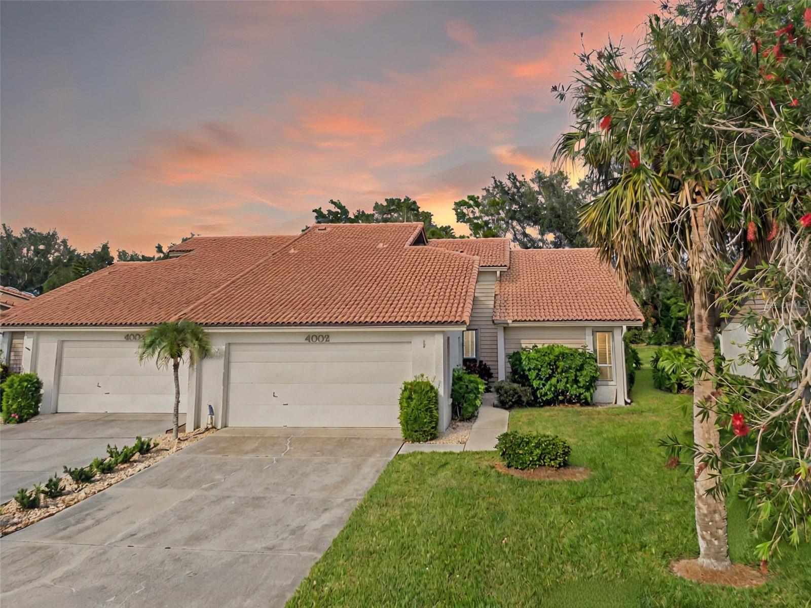 4002 WILSHIRE CIR E #90