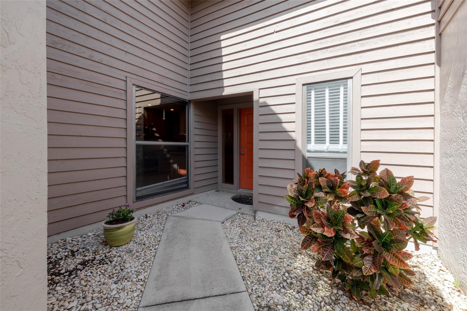 4002 WILSHIRE CIR E #90
