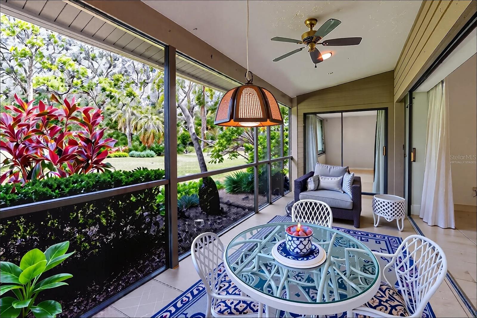 4002 WILSHIRE CIR E #90
