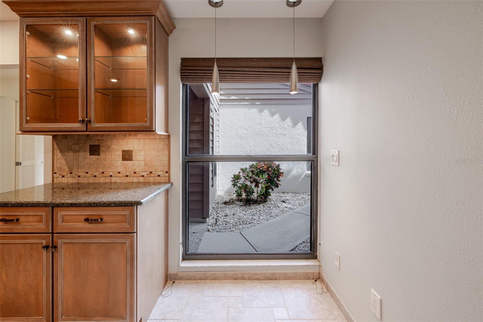 4002 WILSHIRE CIR E #90