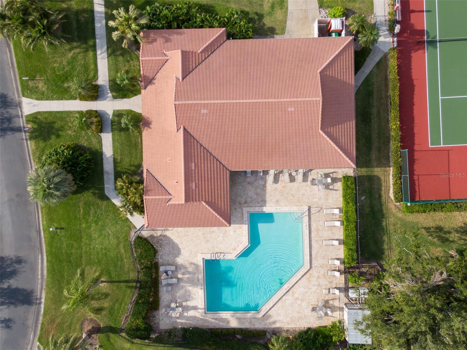 4002 WILSHIRE CIR E #90