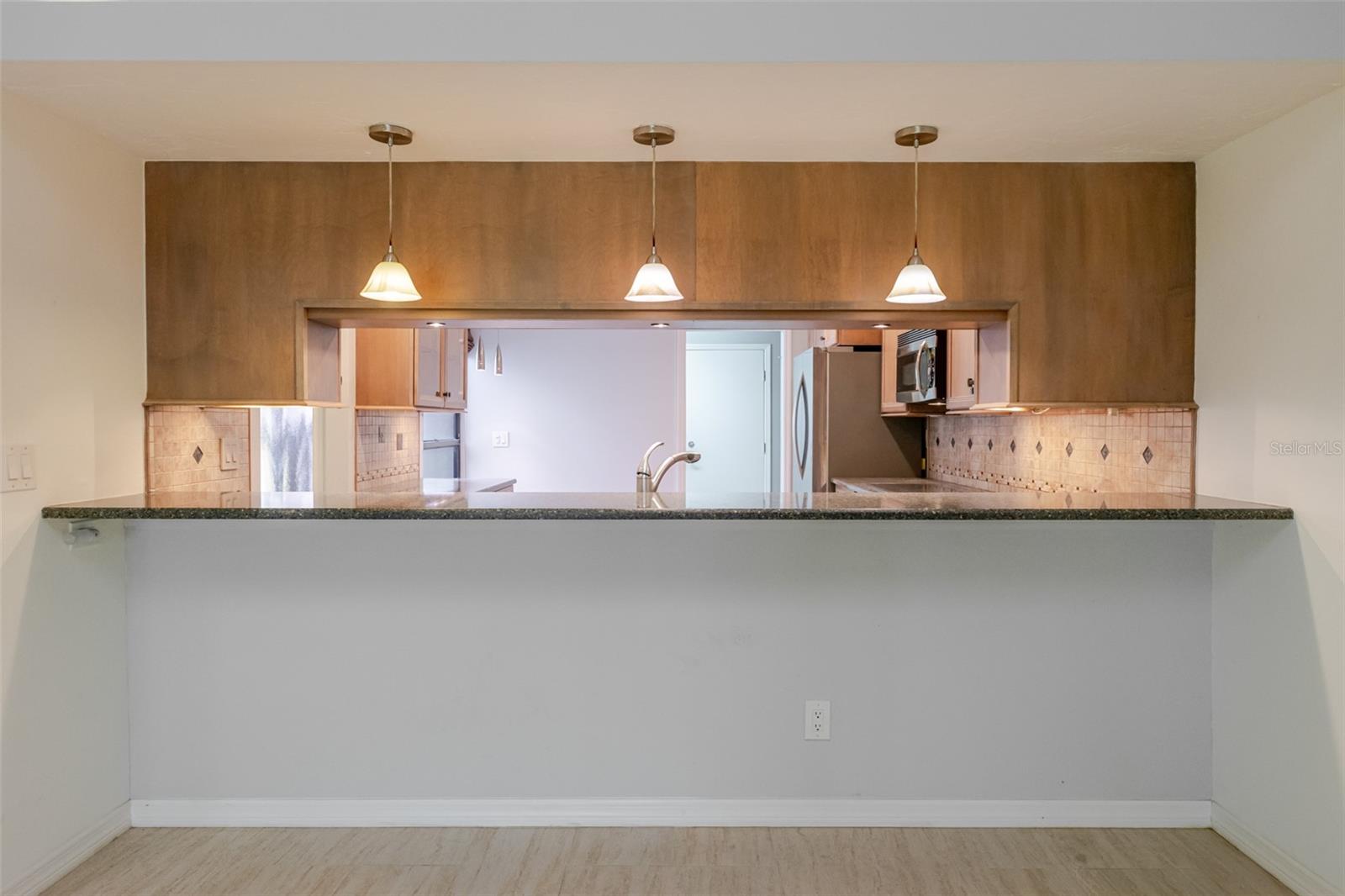 4002 WILSHIRE CIR E #90