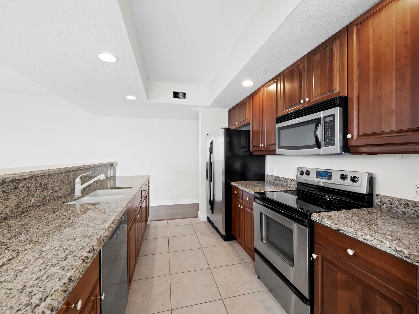 800 N TAMIAMI TRL #517