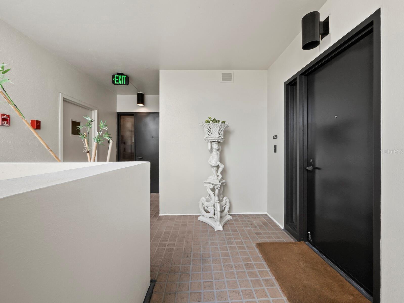 1255 N GULFSTREAM AVE #407