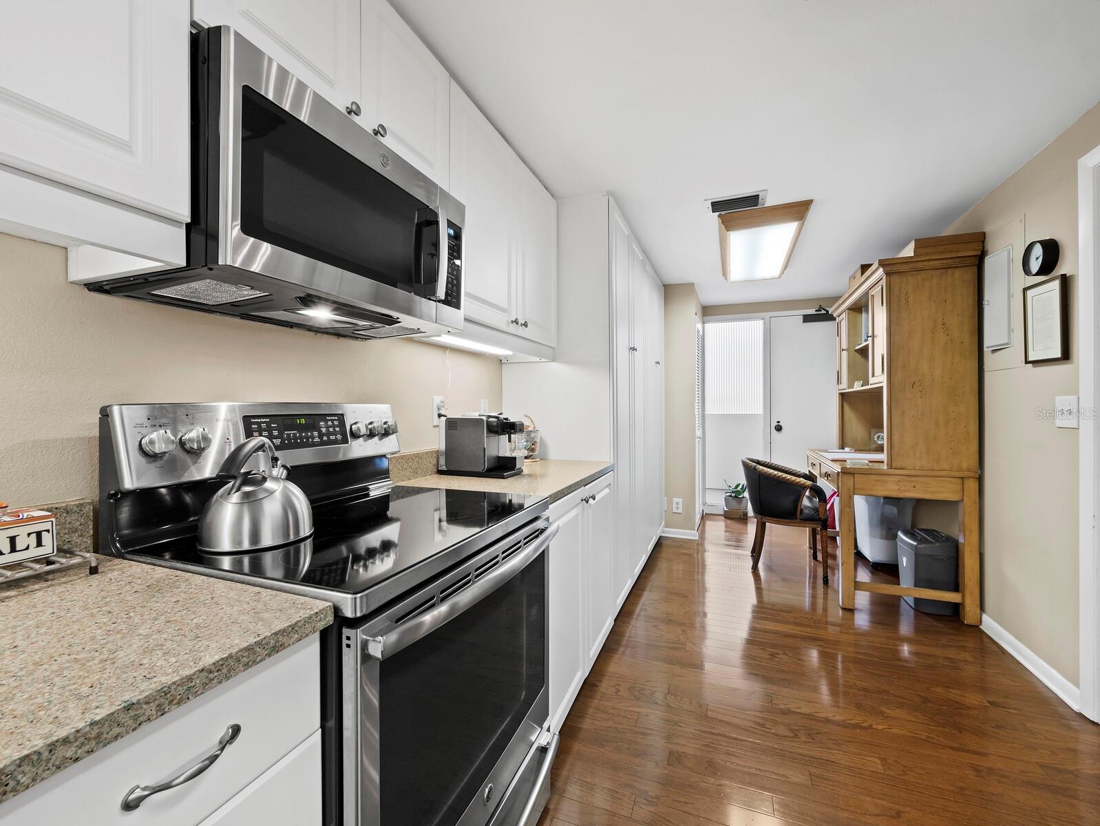 1255 N GULFSTREAM AVE #407