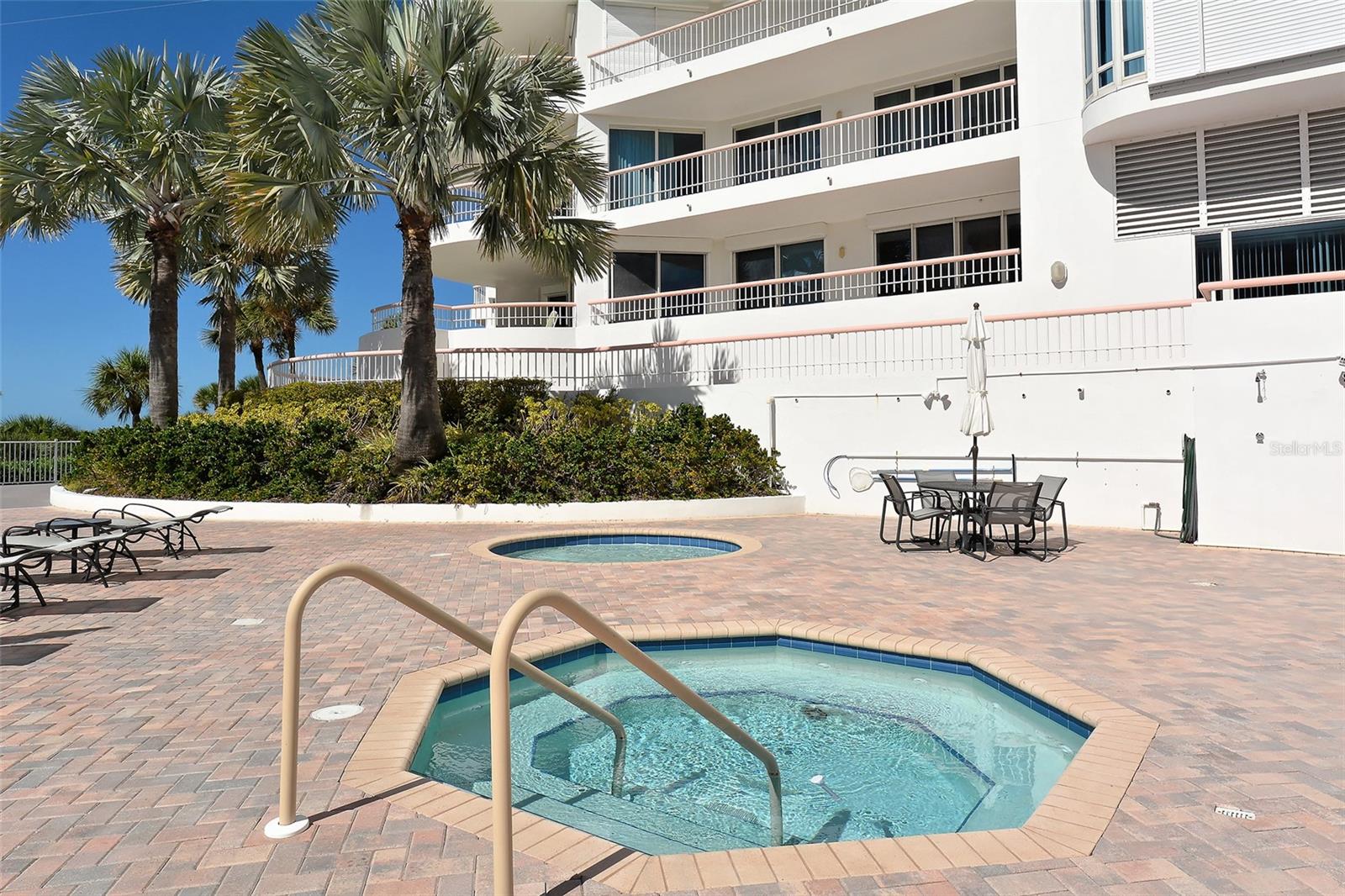 455 LONGBOAT CLUB RD #407