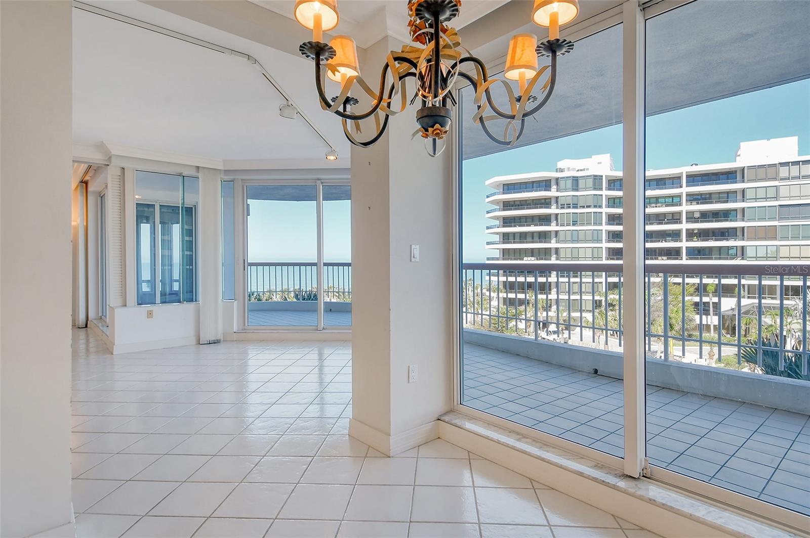 455 LONGBOAT CLUB RD #407