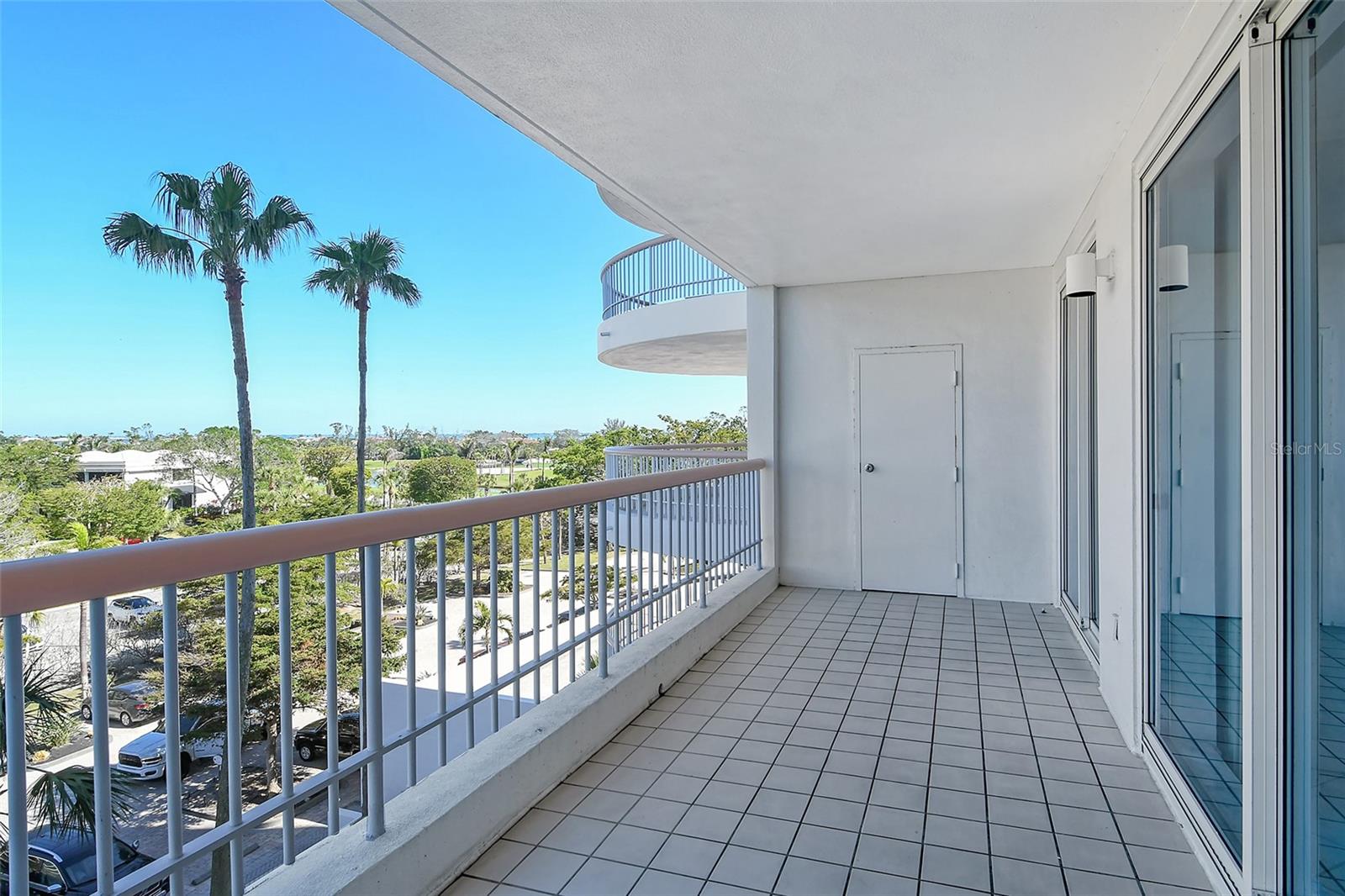 455 LONGBOAT CLUB RD #407
