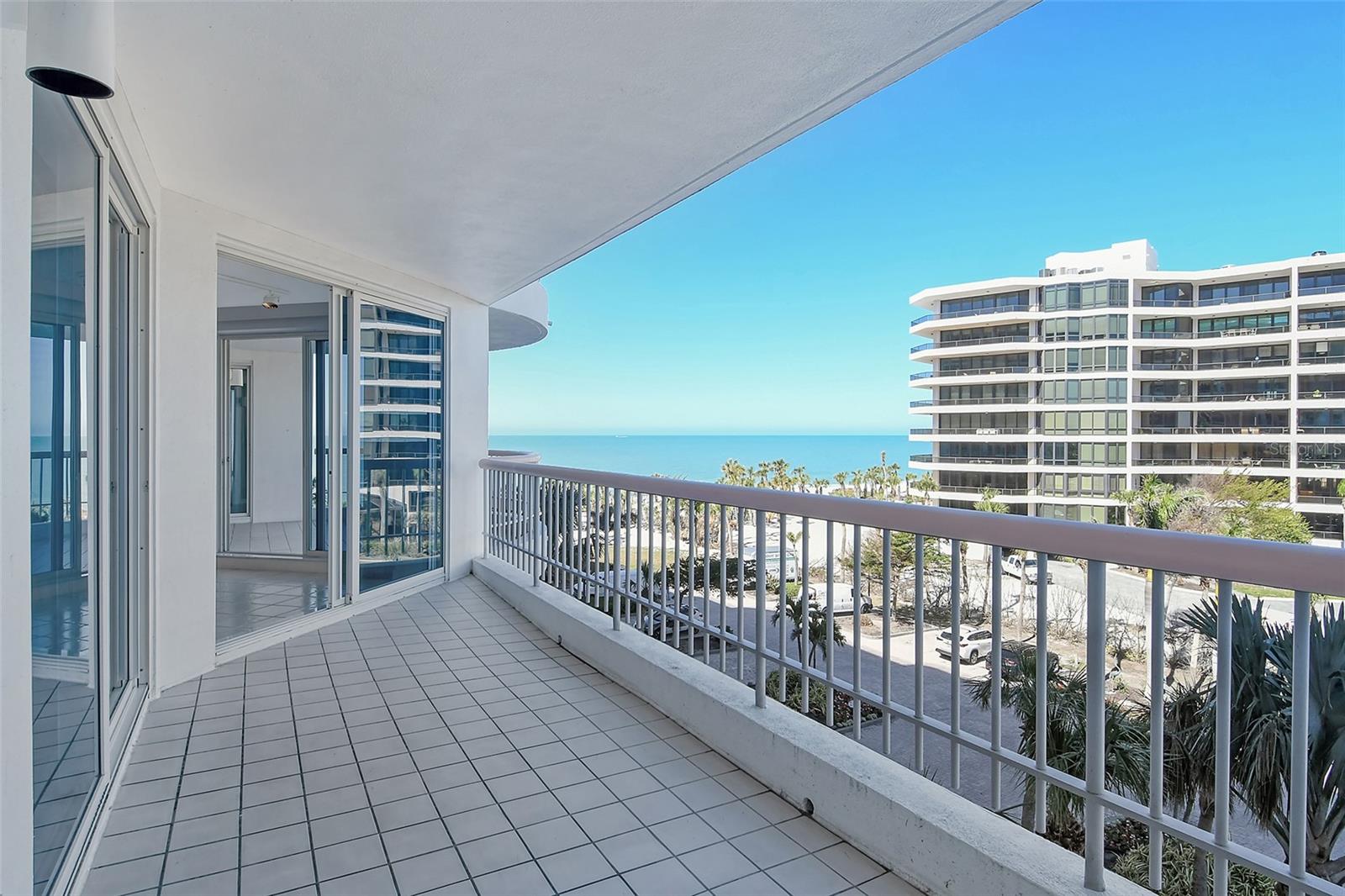 455 LONGBOAT CLUB RD #407