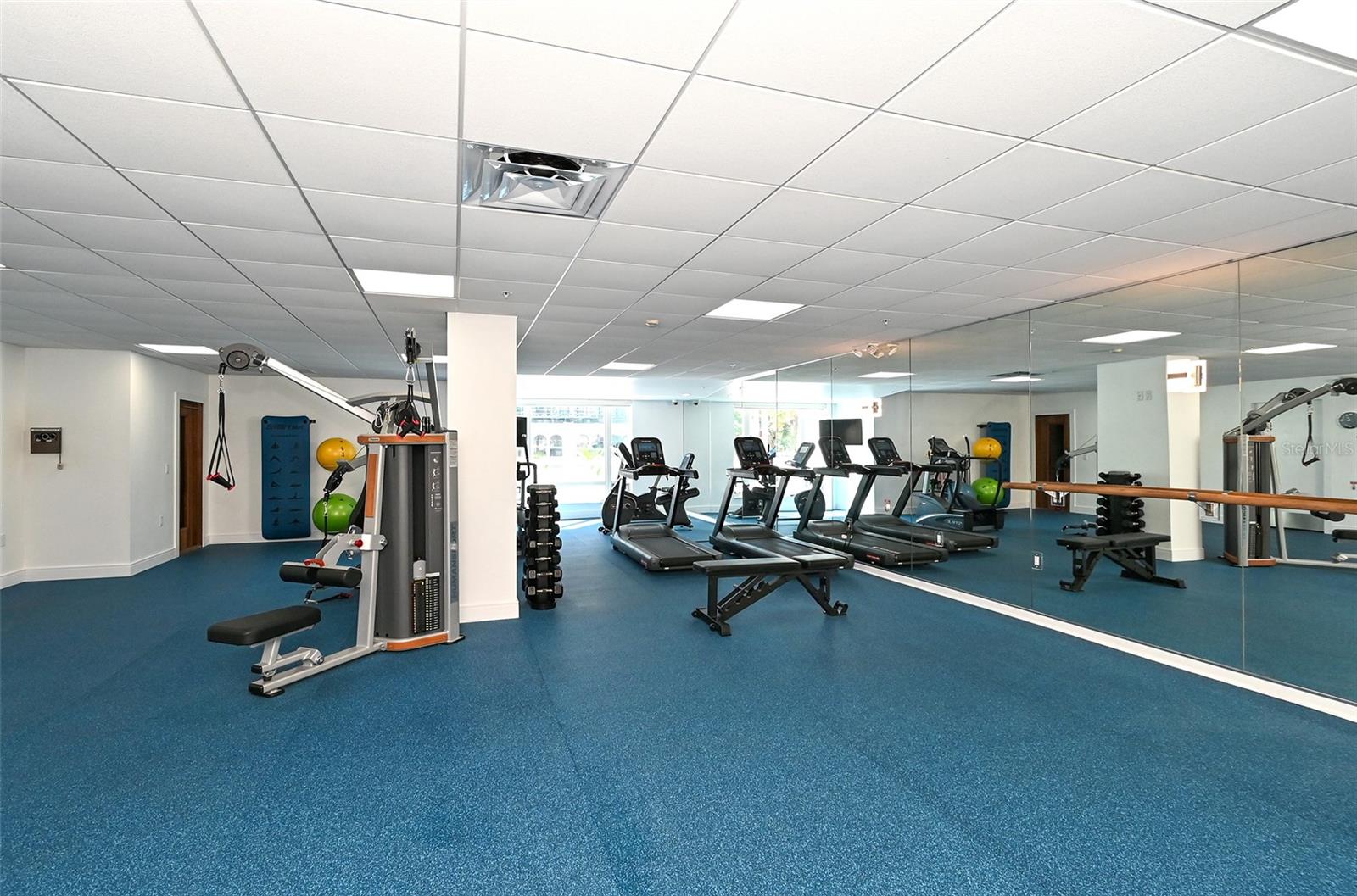455 LONGBOAT CLUB RD #407