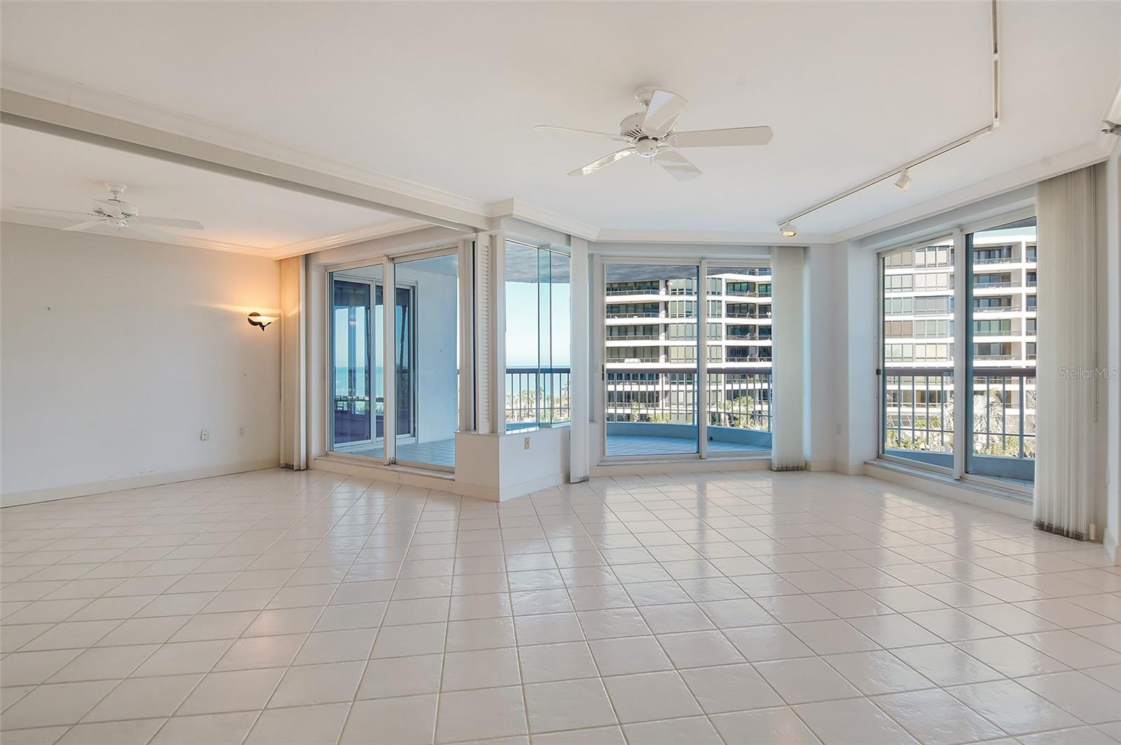 455 LONGBOAT CLUB RD #407