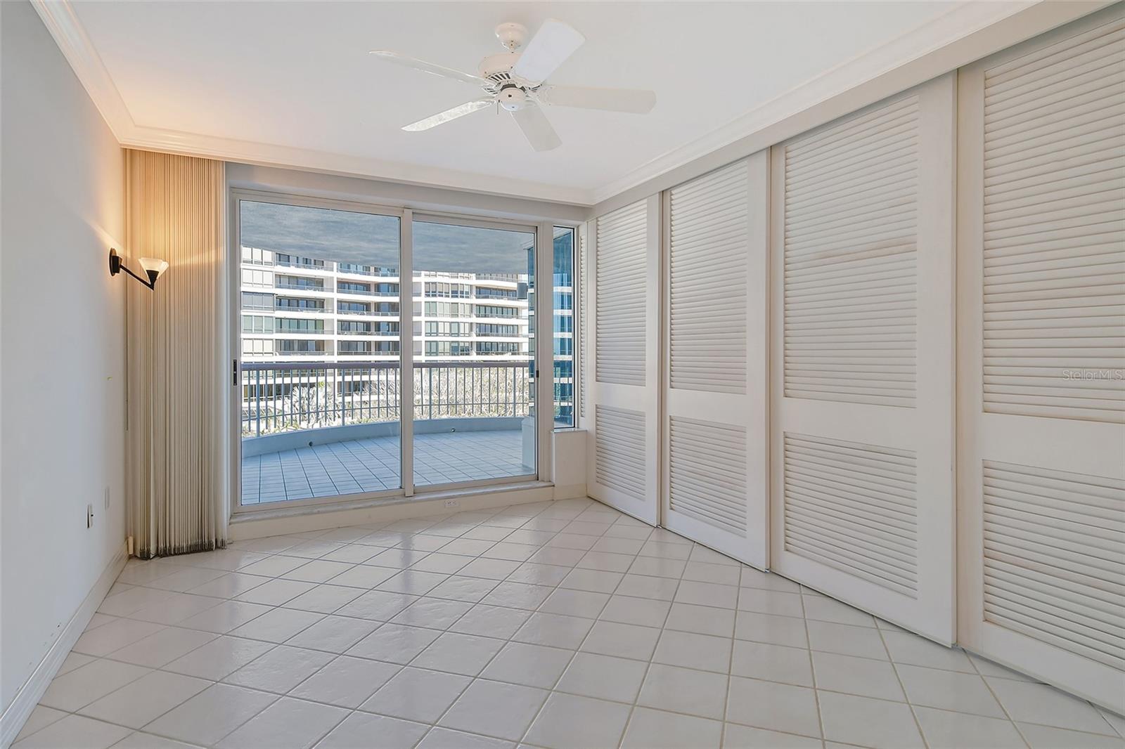 455 LONGBOAT CLUB RD #407