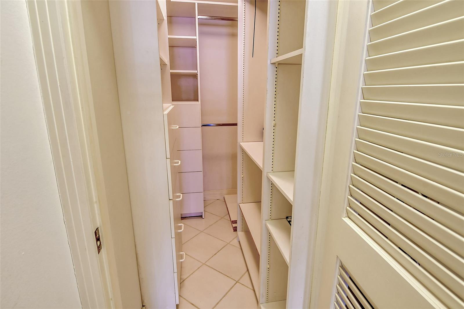 455 LONGBOAT CLUB RD #407