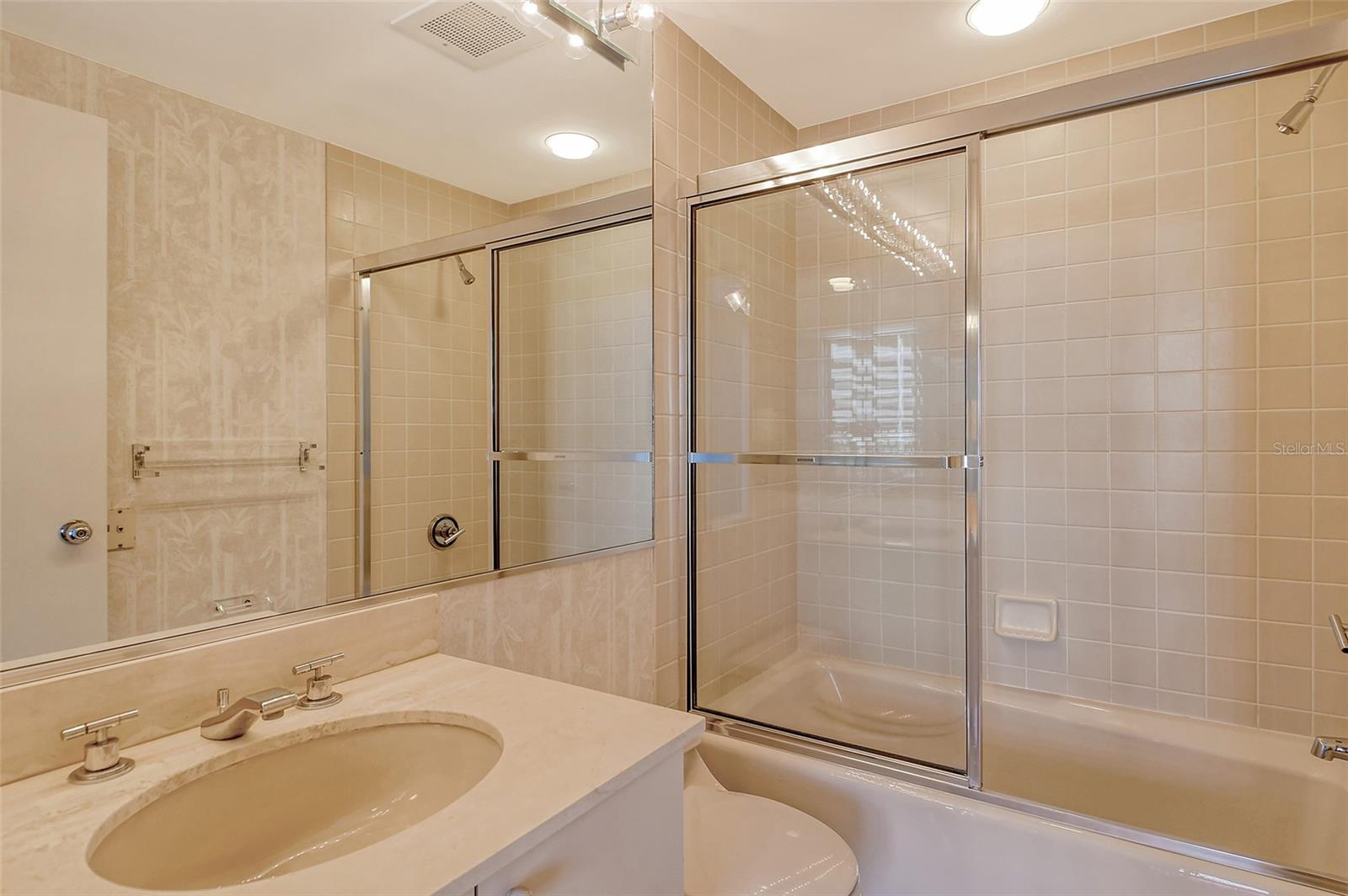 455 LONGBOAT CLUB RD #407