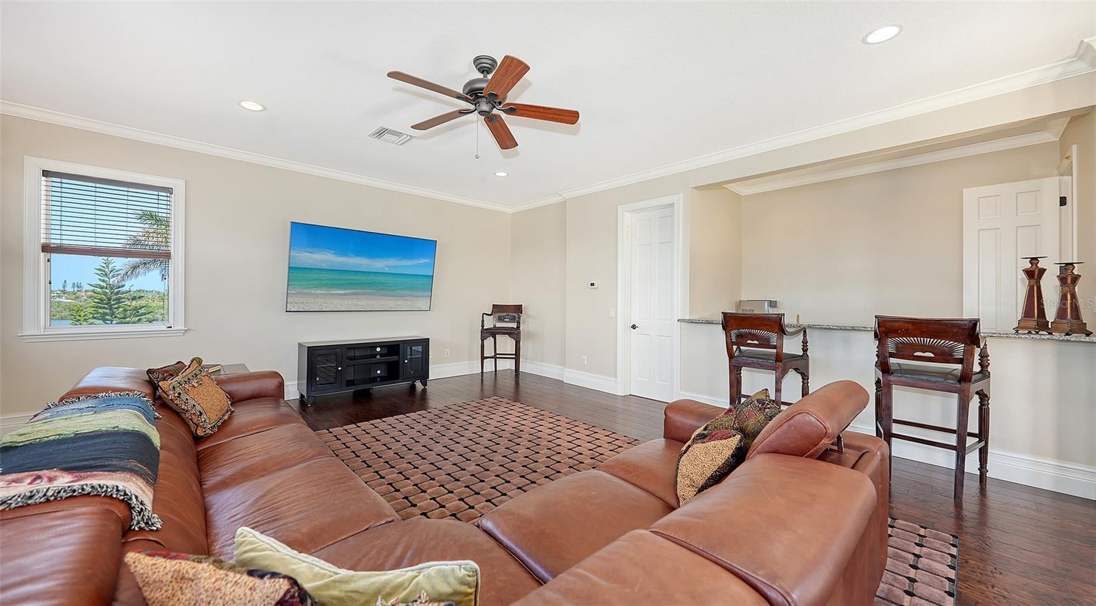 7342 CAPTAIN KIDD AVE