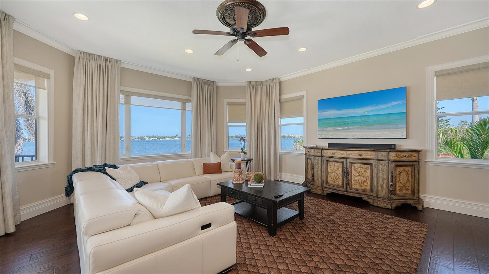 7342 CAPTAIN KIDD AVE