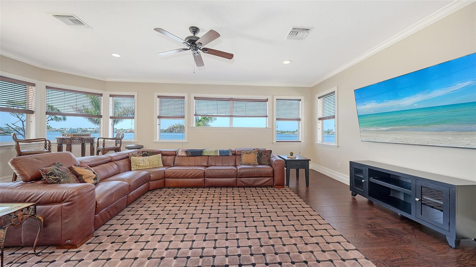 7342 CAPTAIN KIDD AVE