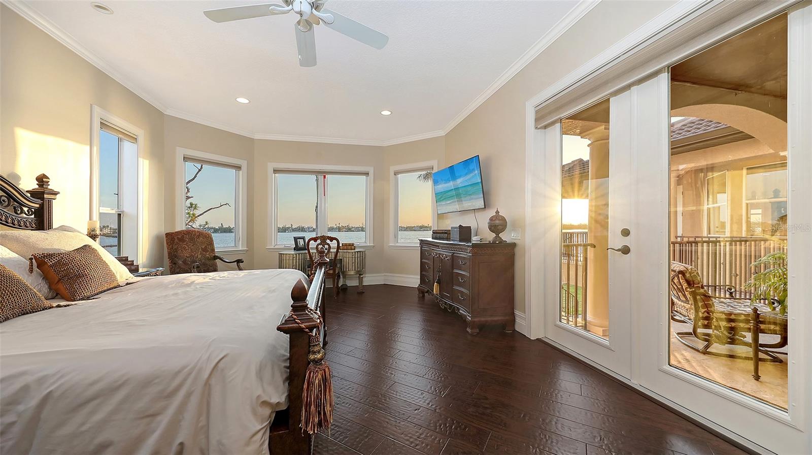 7342 CAPTAIN KIDD AVE