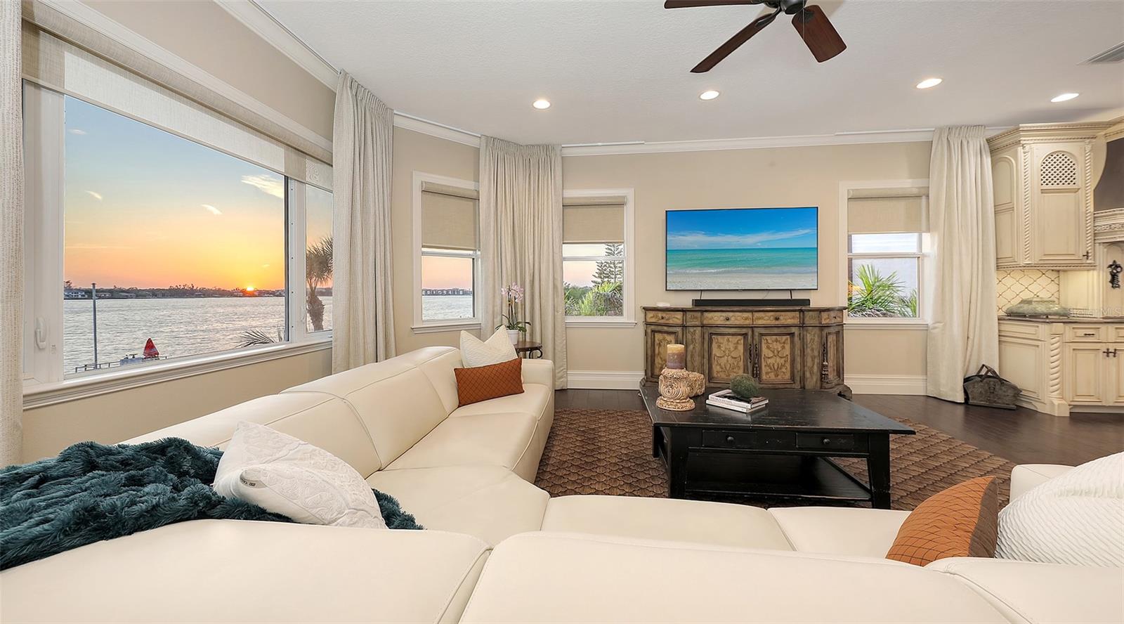 7342 CAPTAIN KIDD AVE