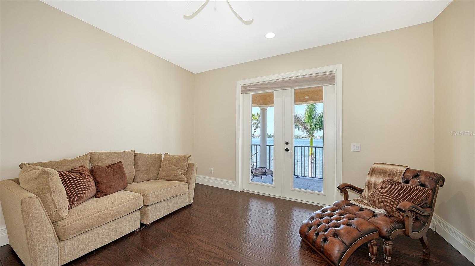 7342 CAPTAIN KIDD AVE