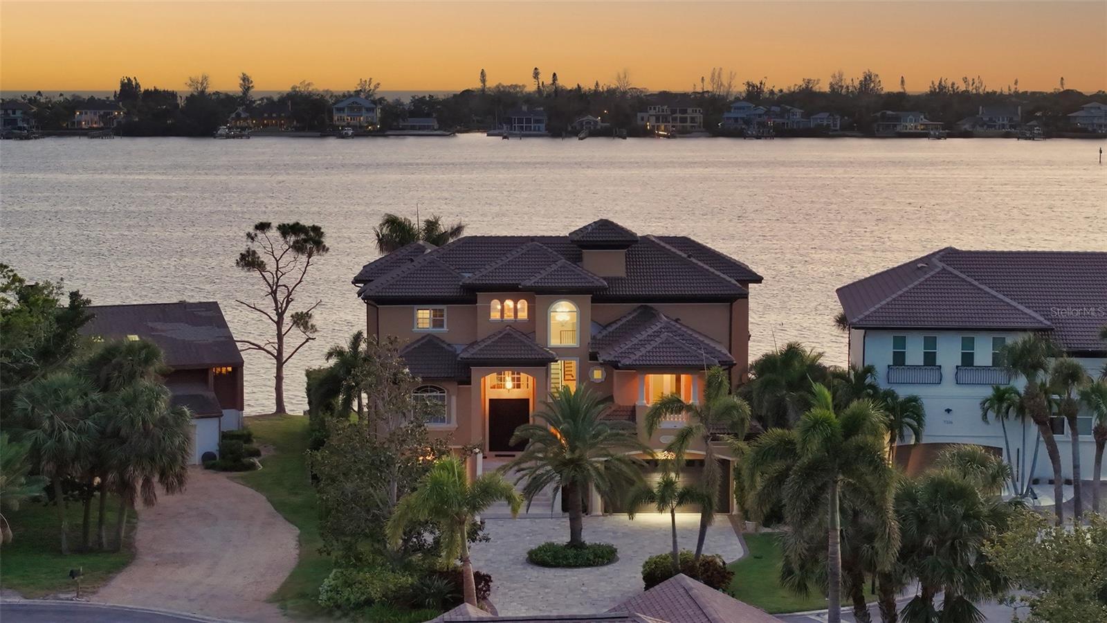 7342 CAPTAIN KIDD AVE