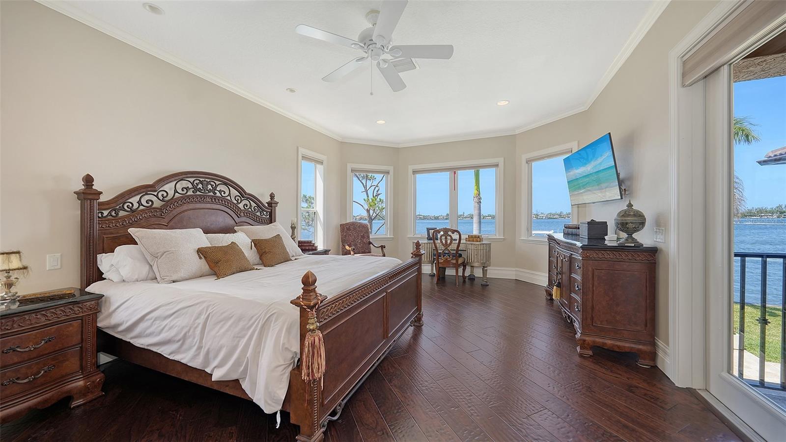 7342 CAPTAIN KIDD AVE