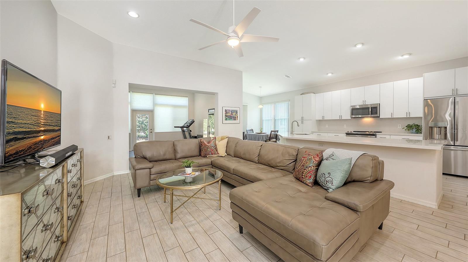 6721 OAK MANOR DR