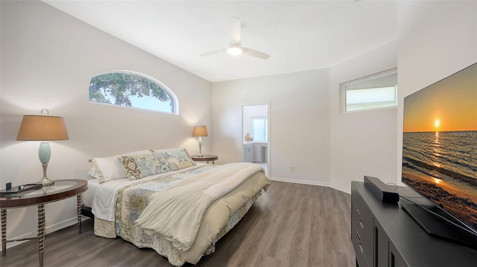 6721 OAK MANOR DR