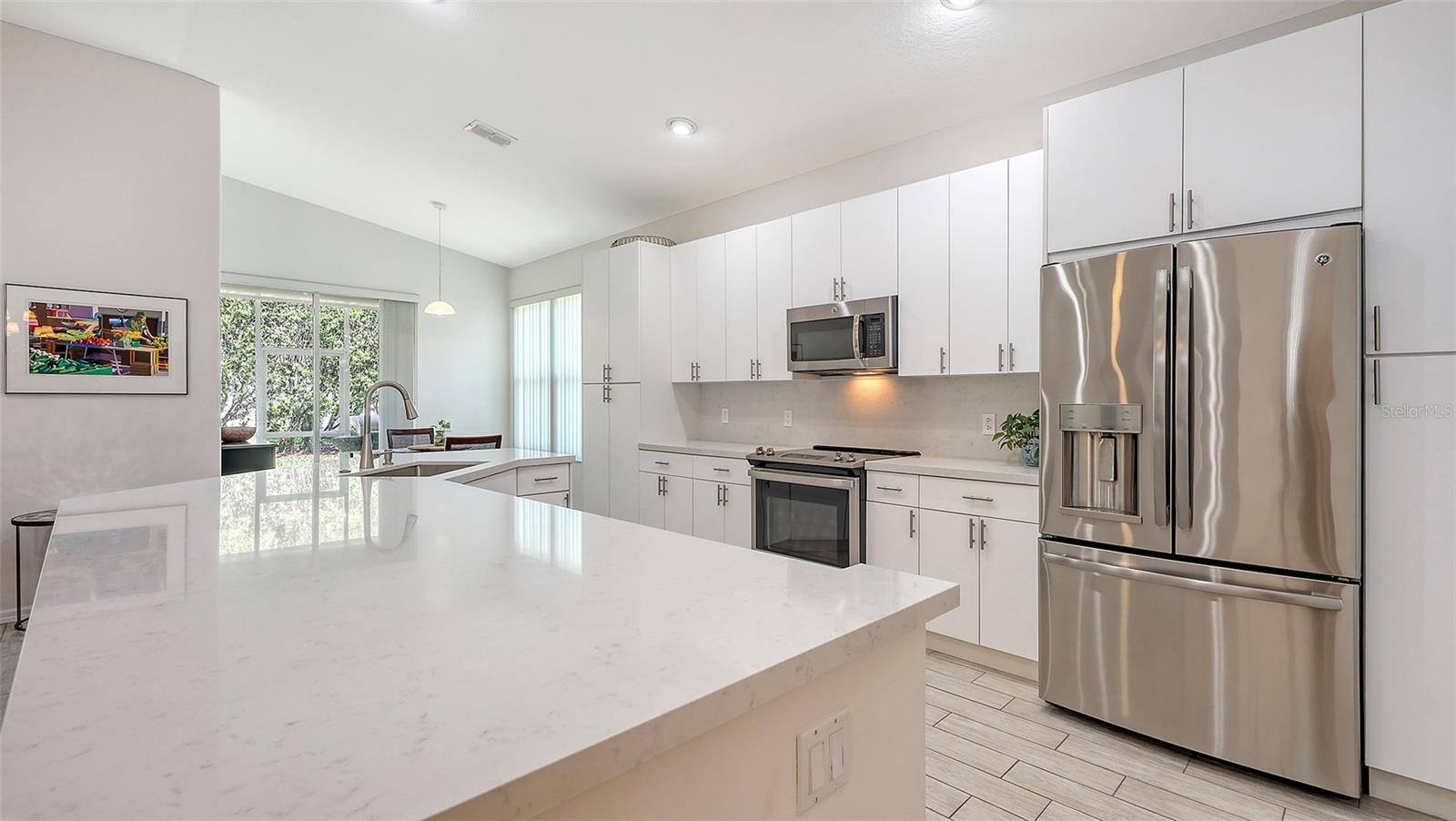 6721 OAK MANOR DR