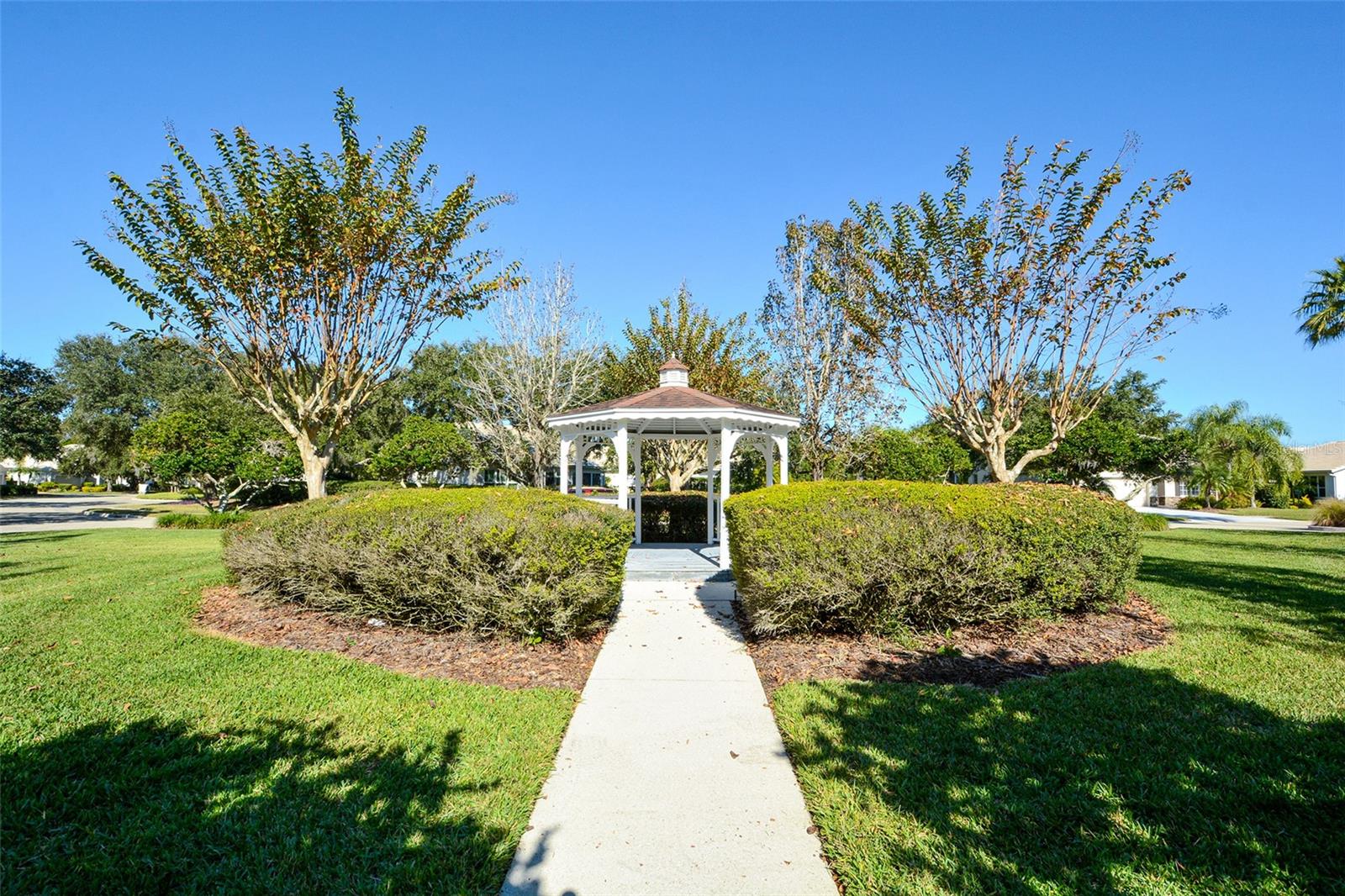 6721 OAK MANOR DR
