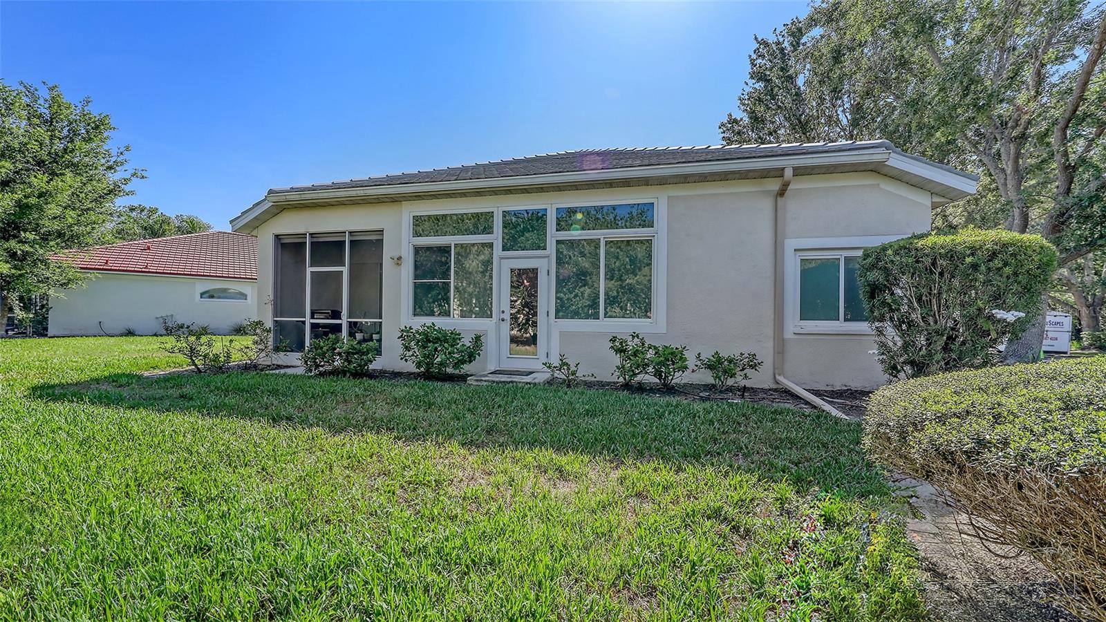 6721 OAK MANOR DR